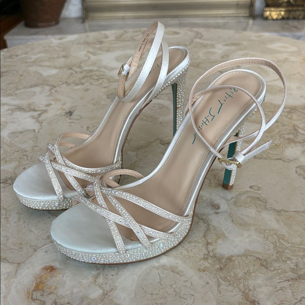 Betsey Johnson White Aden Platform Dress Heeled Sandals Ankle Strap Faux Pearls - Picture 4 of 13